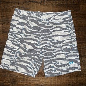 Under Armour Heatgear fishing shorts size 38